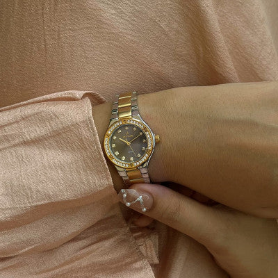 ساعة يد انيقه وملفته وبتصميم متفرد للنساء من ماركة ديفوشي